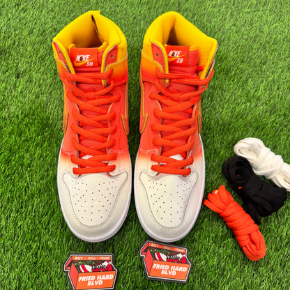 SB Dunk High Sweet Tooth Candy Corn SIZE