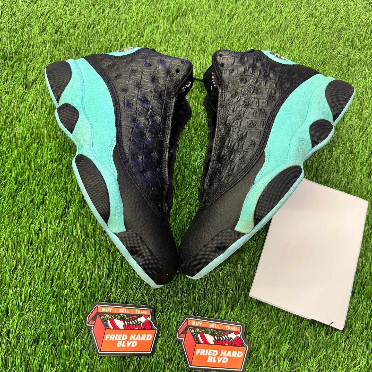 Jordan 13 Retro Black Island Green SIZE 8M/9.5W