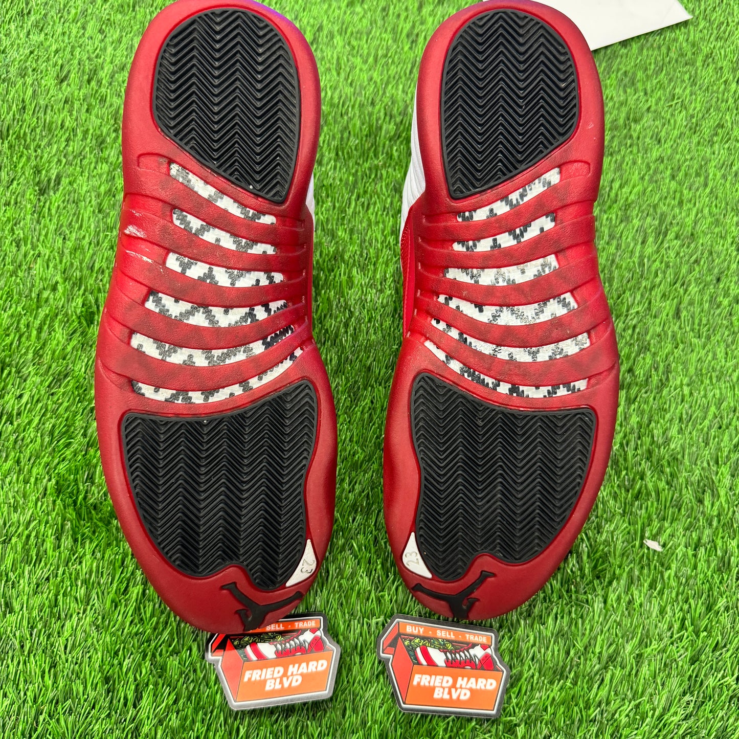 Jordan 12 Retro Cherry (2023) SIZE 13M/14.5W