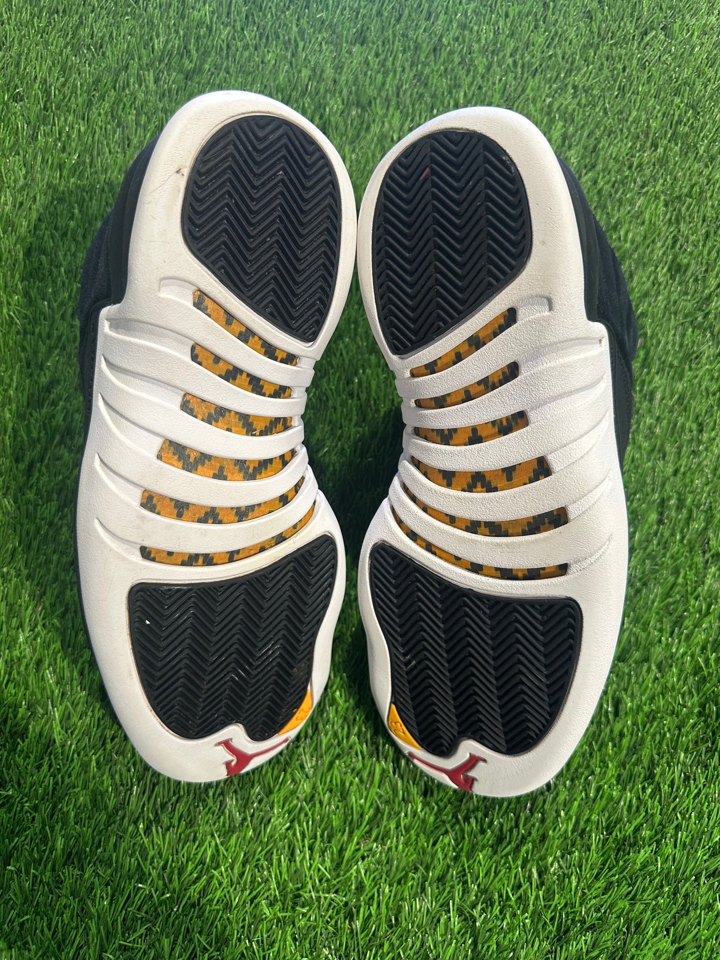Jordan 12 Retro Reverse Taxi SIZE 8M/9.5W