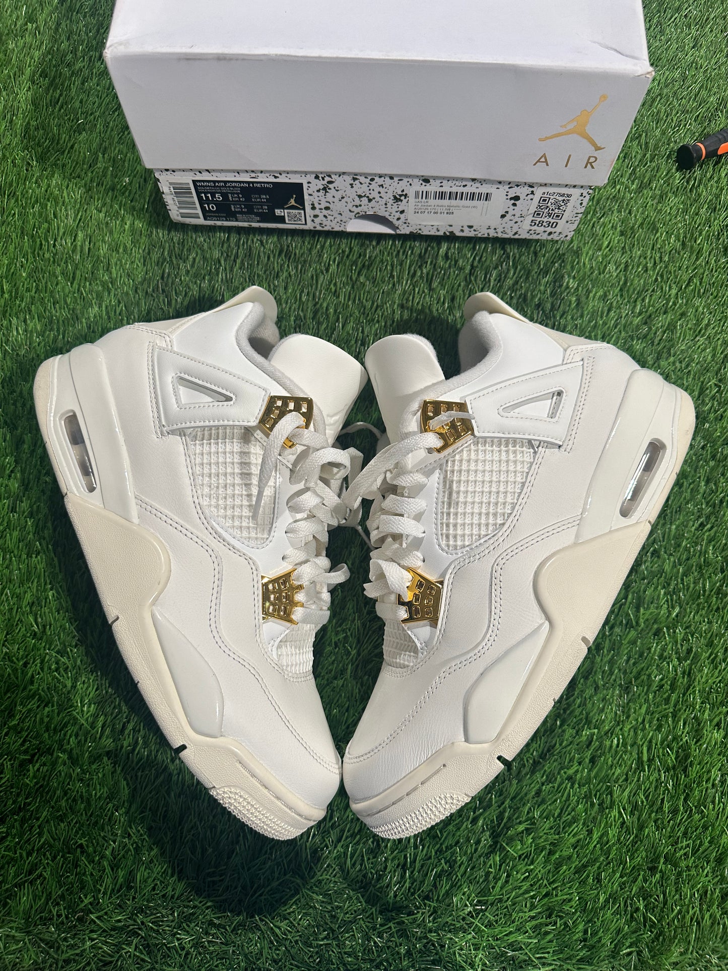 Jordan 4 Retro Metallic Gold (Women's)