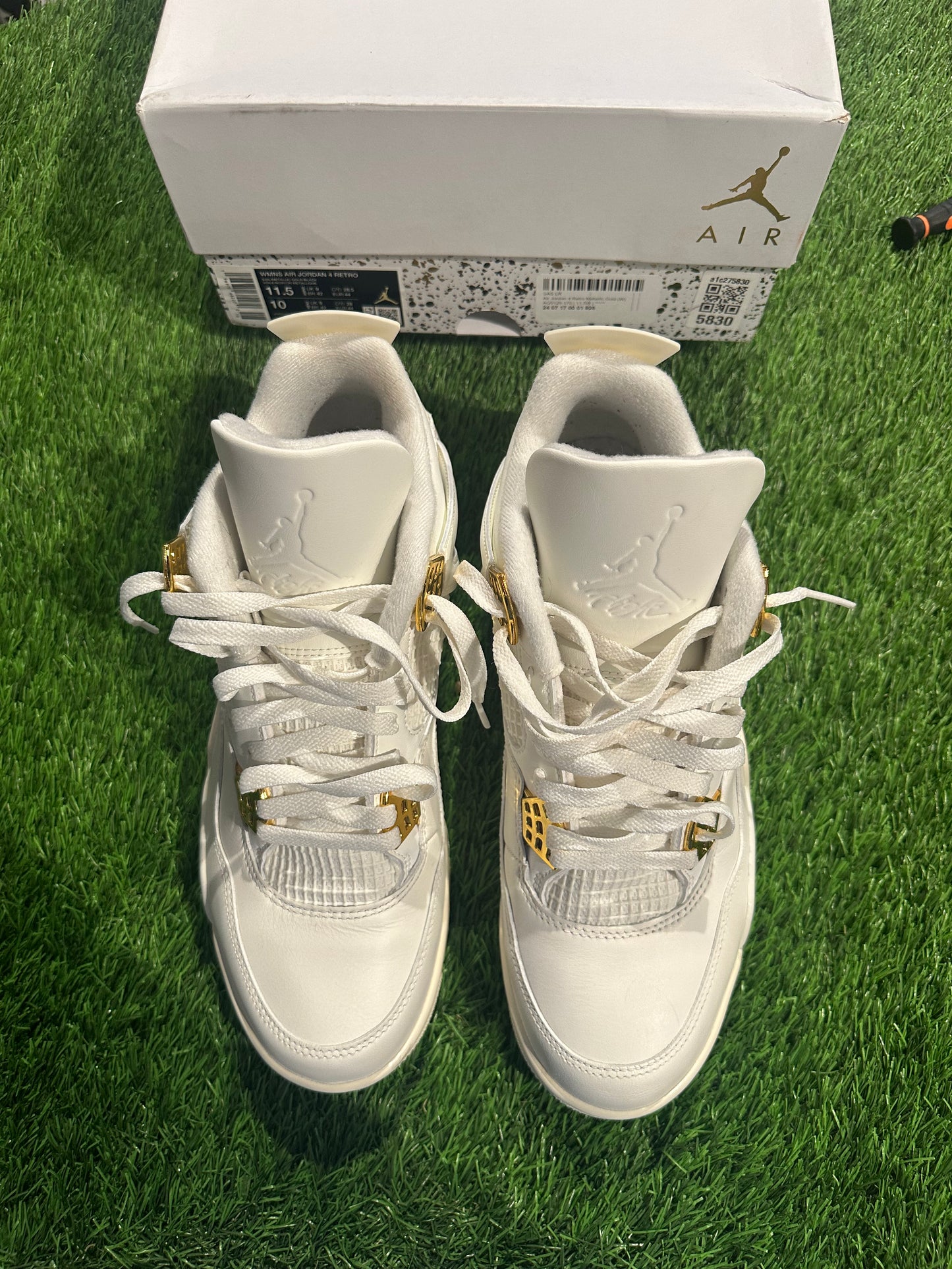 Jordan 4 Retro Metallic Gold (Women's)