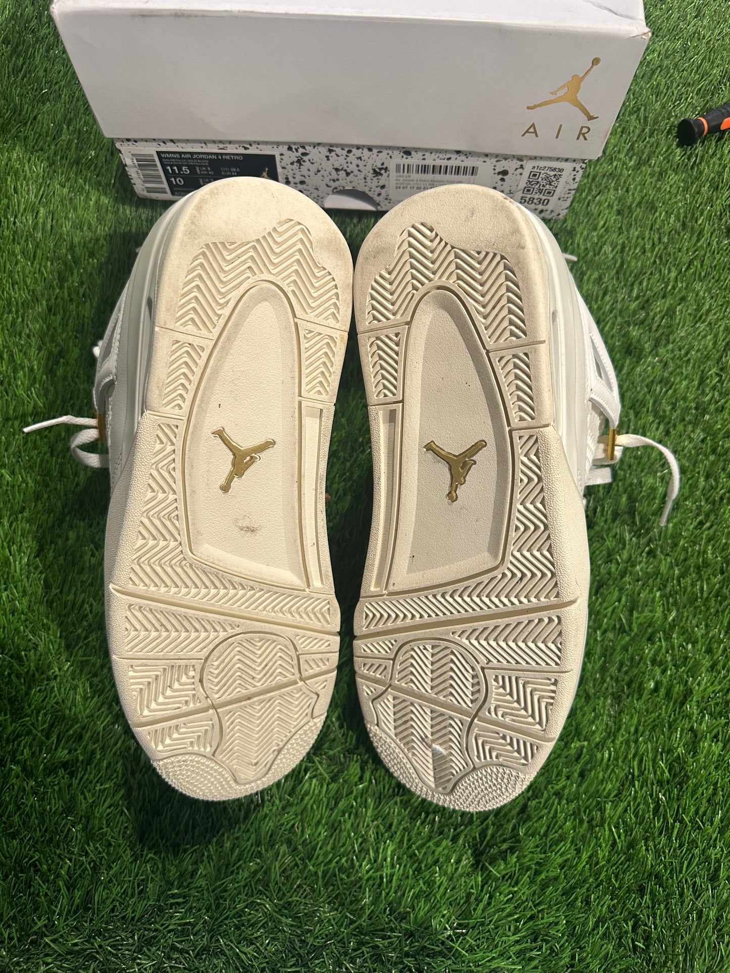 Jordan 4 Retro Metallic Gold (Women's)