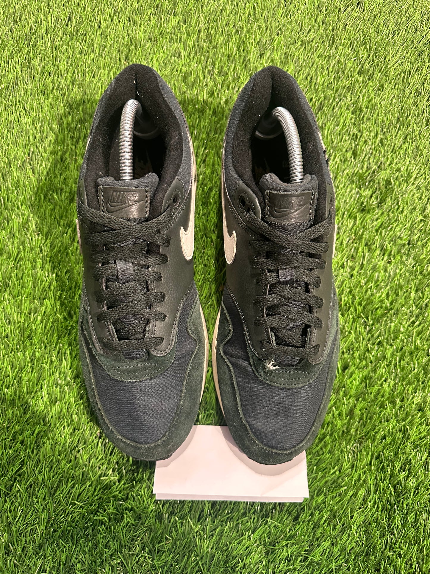 Air Max 1 Outdoor Green SIZE 9.5M/11W