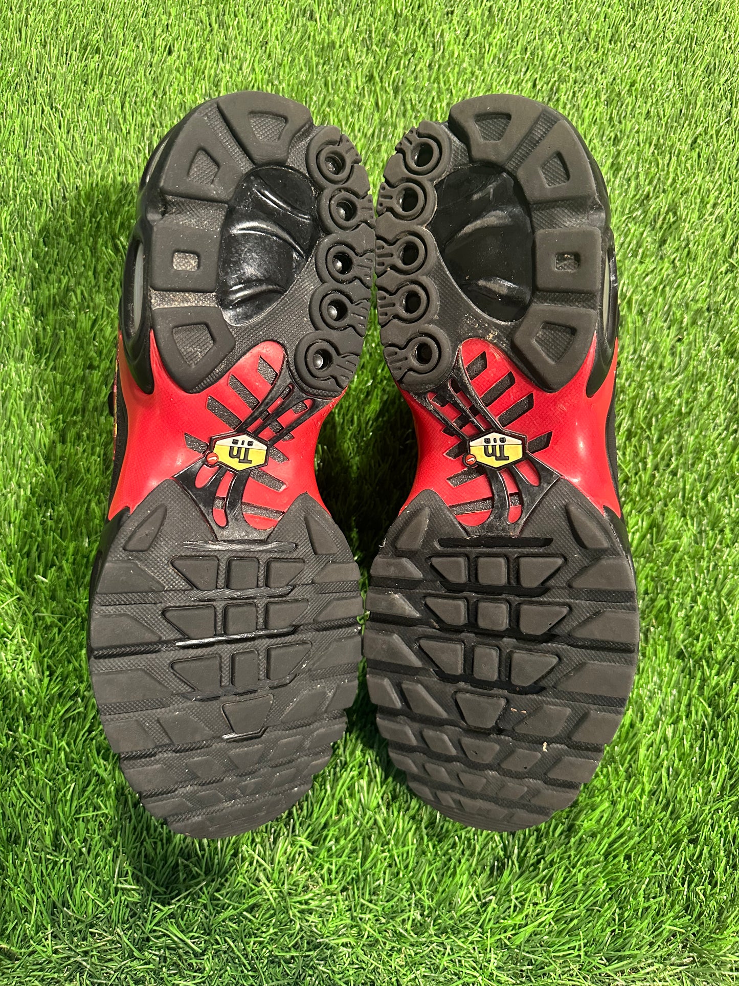 Nike Air Max Plus Supreme University Red