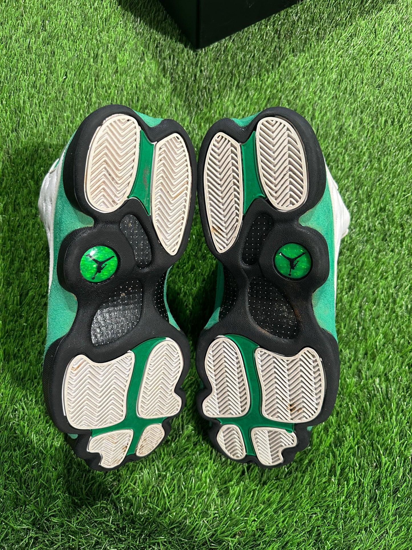 Jordan 13 Retro White Lucky Green SIZE 9.5M/11W