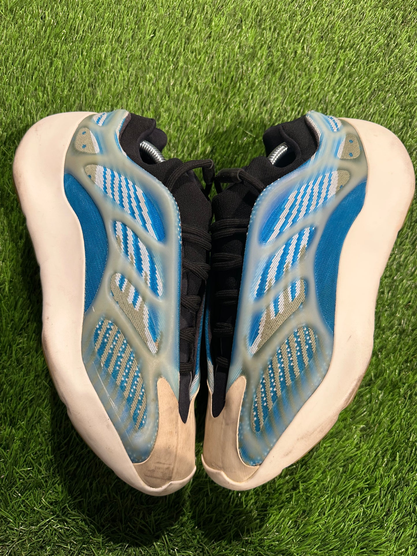 adidas Yeezy 700 V3 Arzareth SIZE 9.5M/11W
