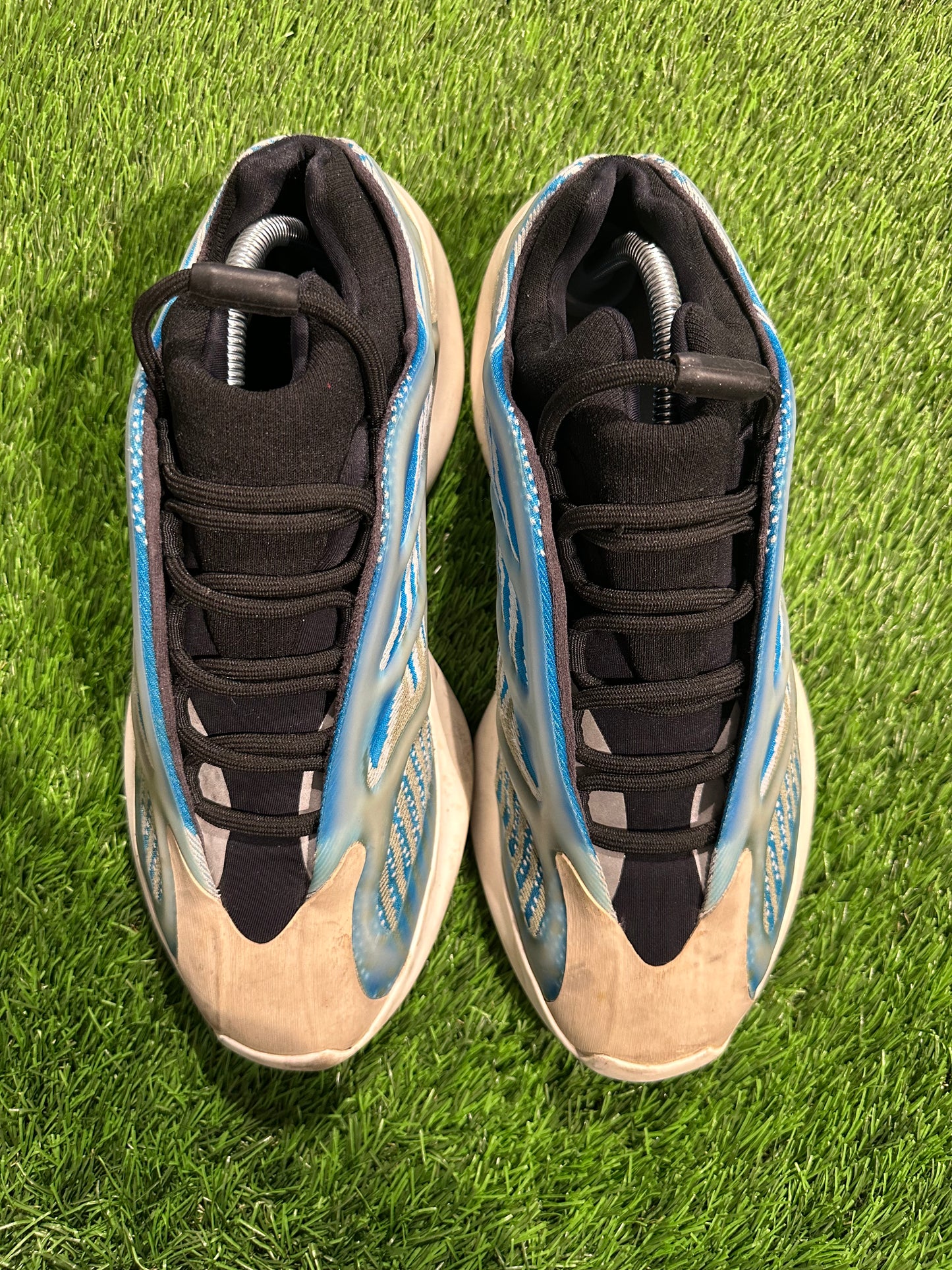 adidas Yeezy 700 V3 Arzareth SIZE 9.5M/11W