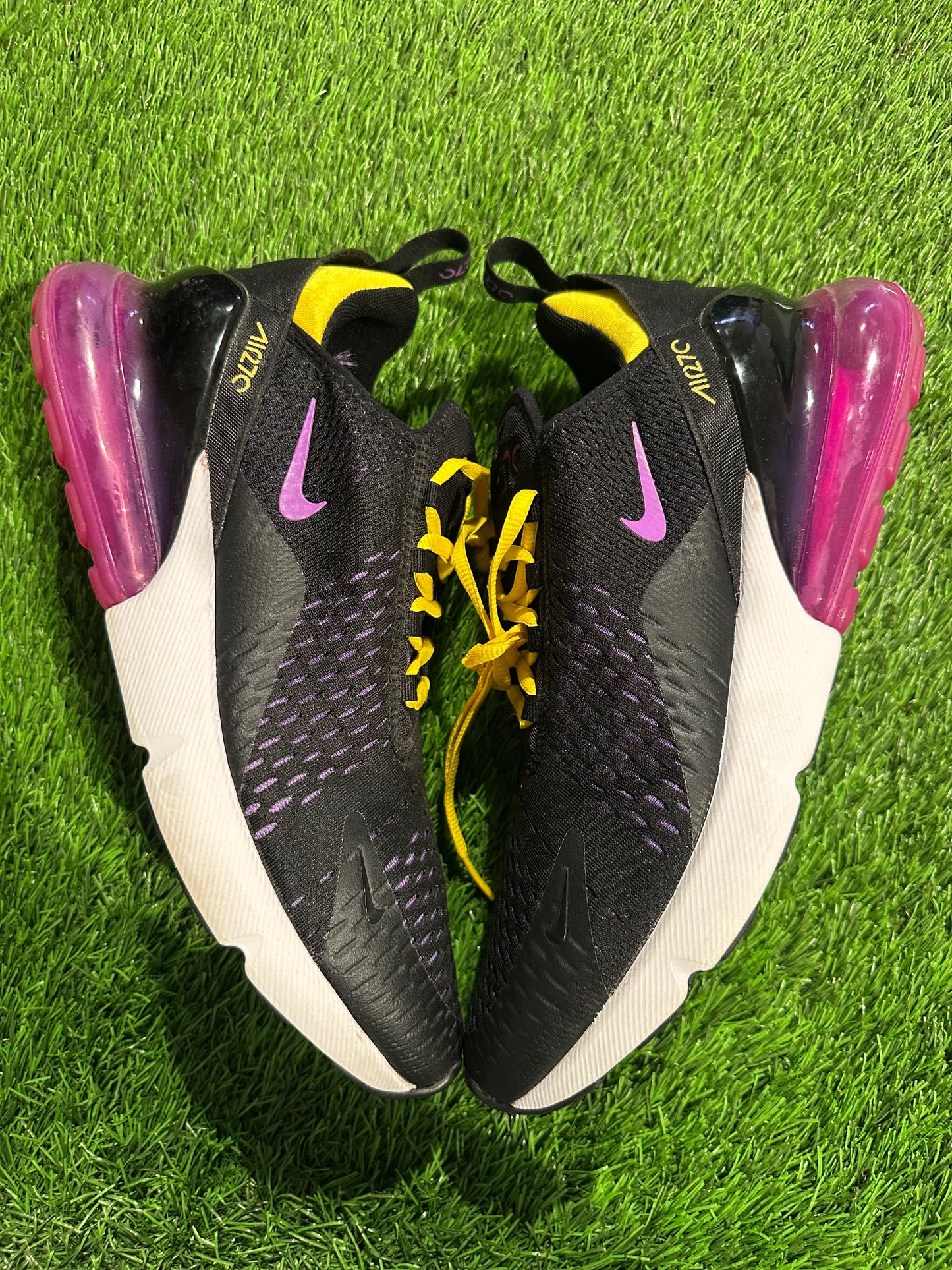 Air Max 270 Black Hyper Magenta SIZE 10.5M/12W