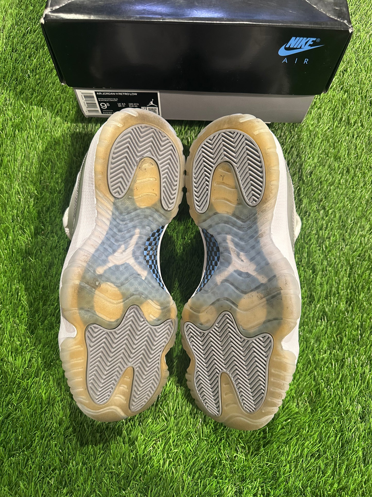 Jordan 11 Retro Low Cement Grey