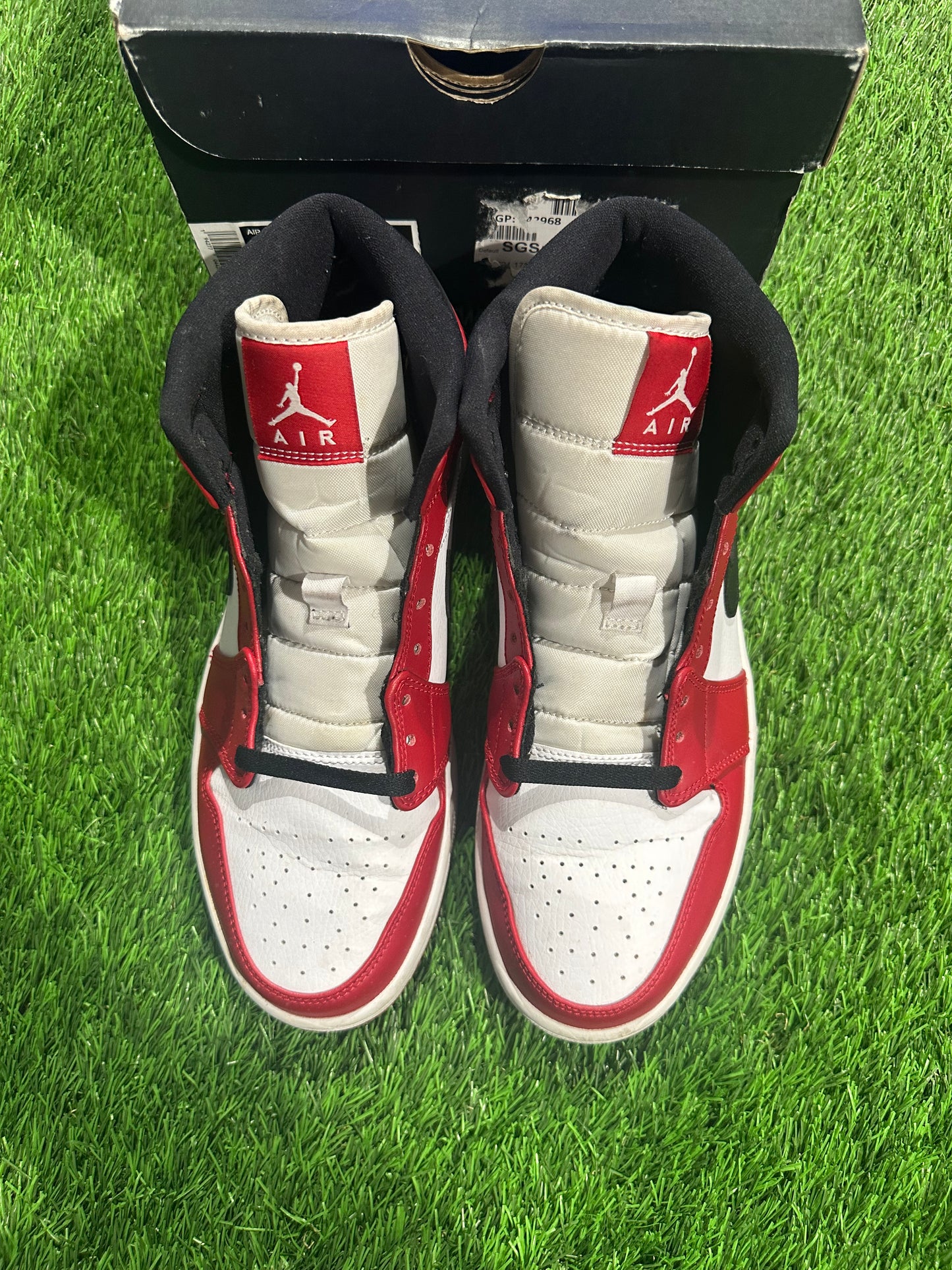 Jordan 1 Mid Chicago (2020)