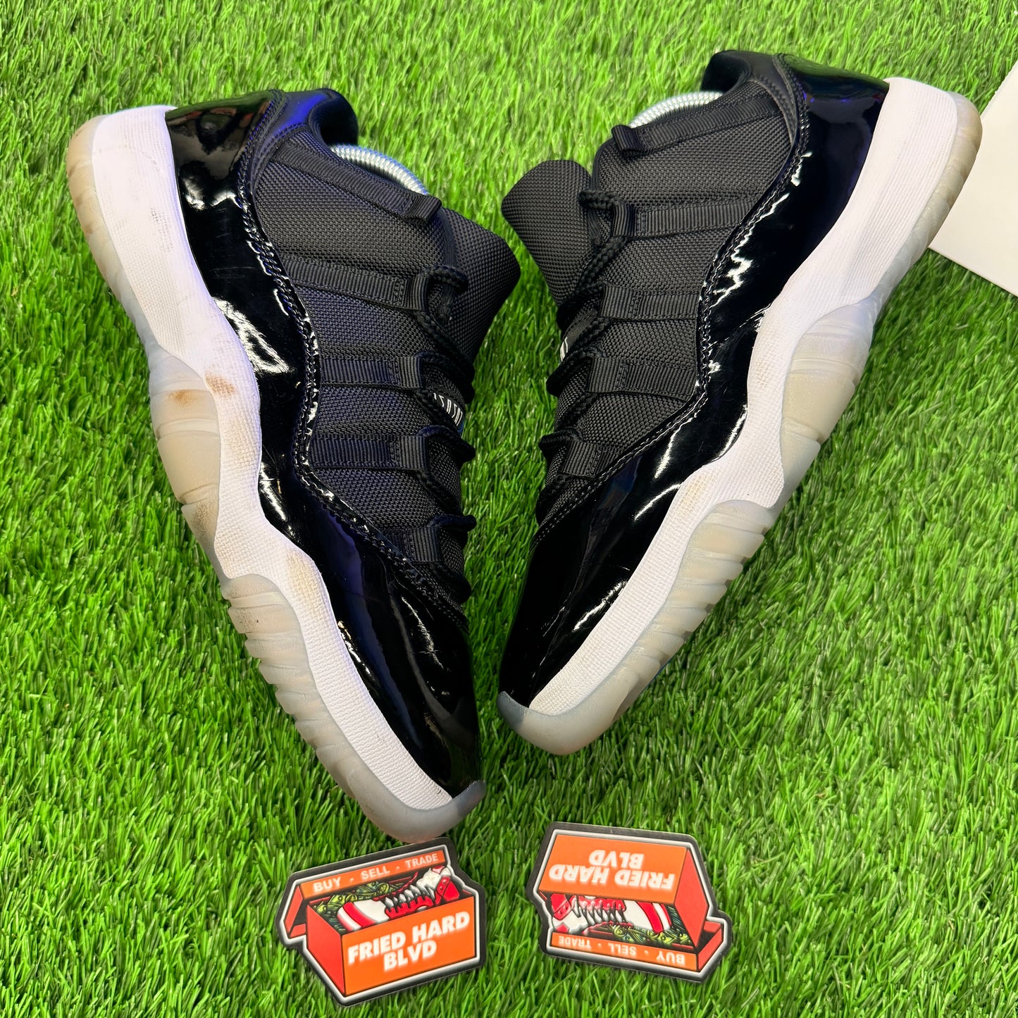 Jordan 11 Retro Low Space Jam SIZE 9M/10.5W