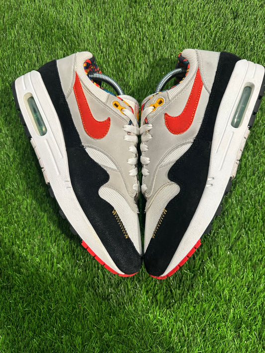 Air Max 1 Live Together, Play Together SIZE 9.5M/11W