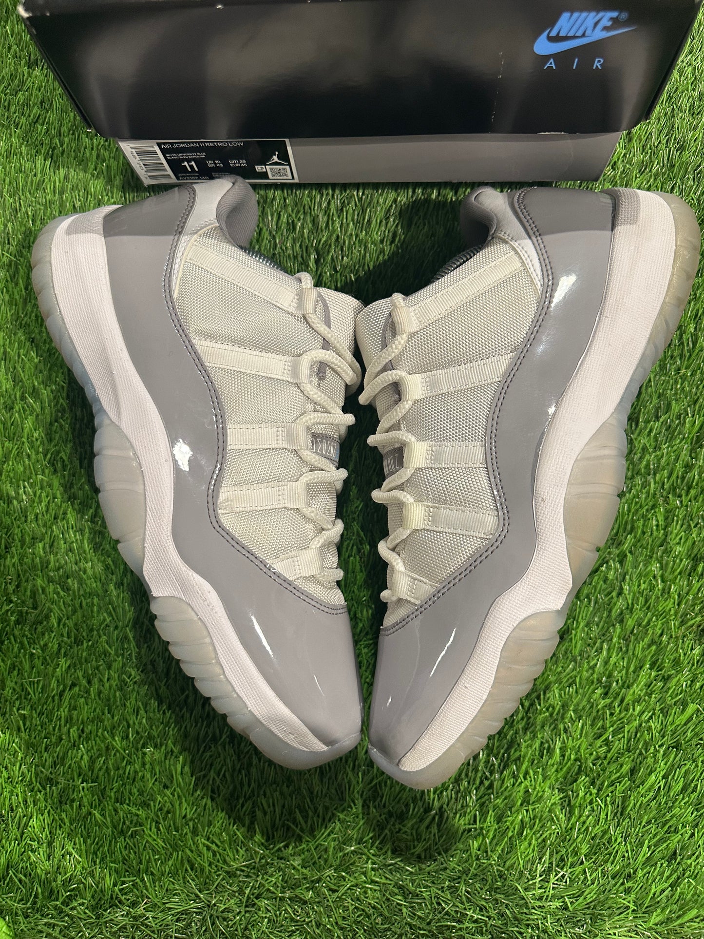 Jordan 11 Retro Low Cement Grey