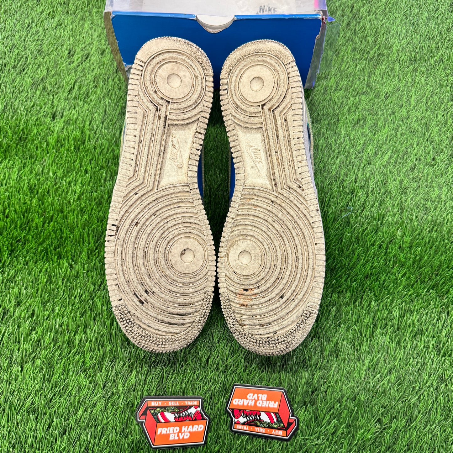 Air Force 1 Low SP Undefeated Multi-Patent Community SIZE 11.5M/13W