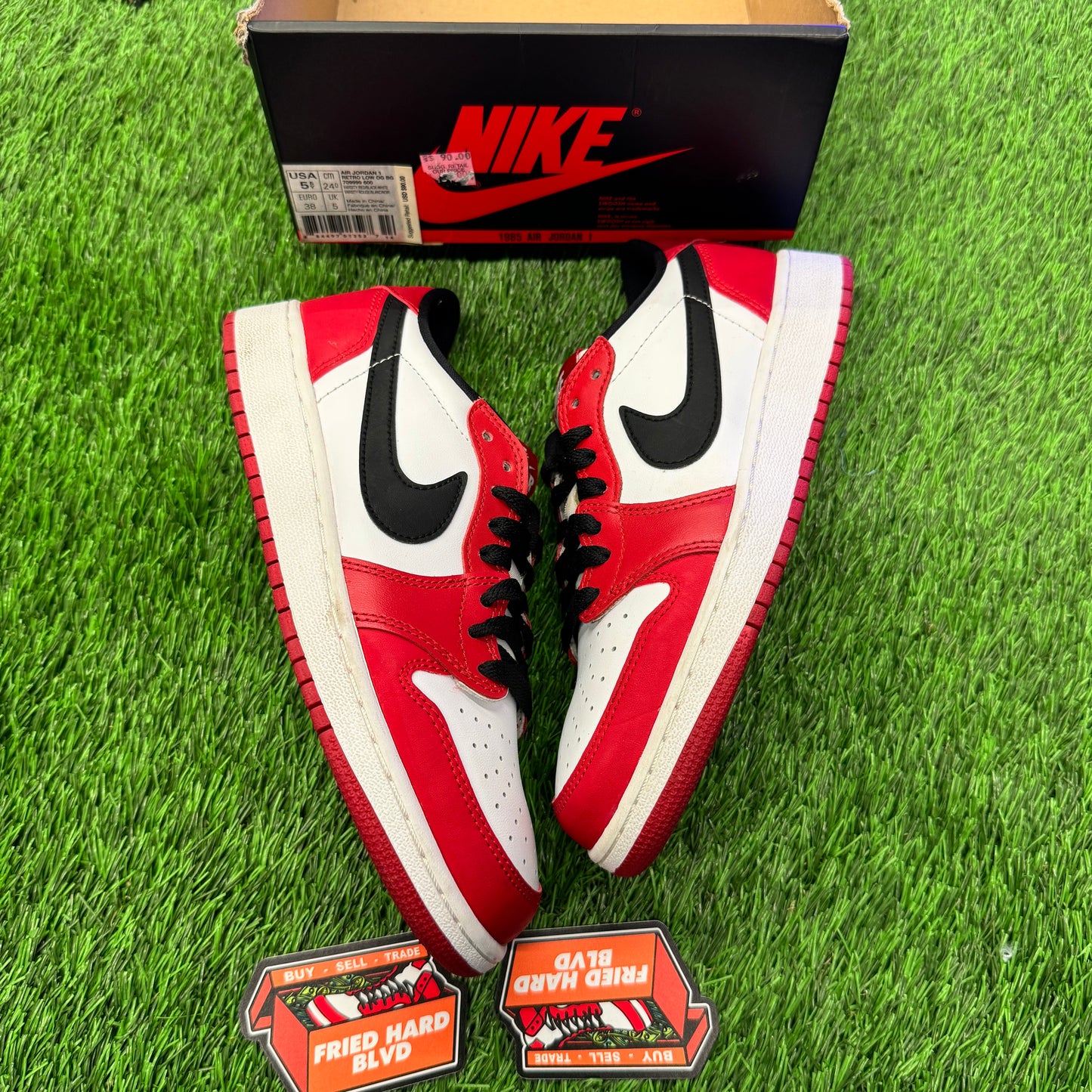 Jordan 1 Retro Low Chicago (2016) (GS) SIZE 5.5Y/7W