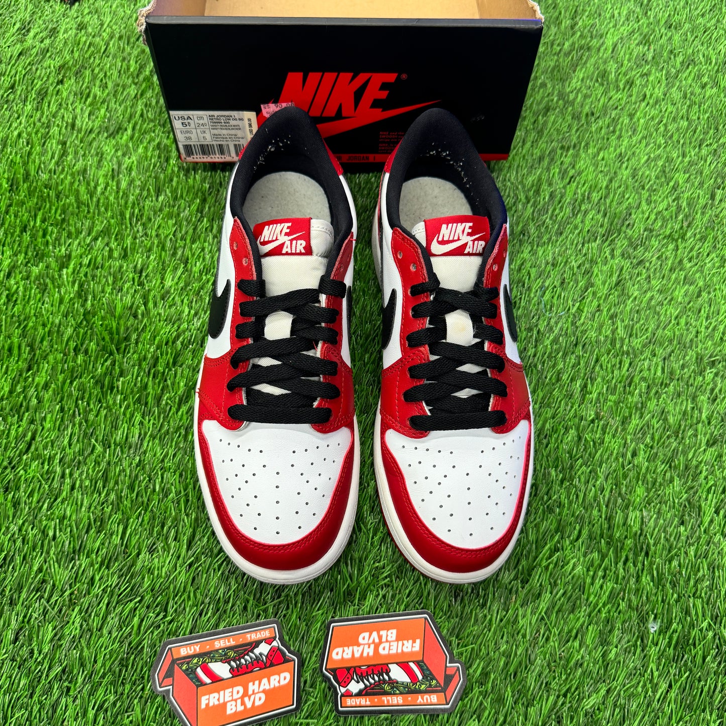 Jordan 1 Retro Low Chicago (2016) (GS) SIZE 5.5Y/7W