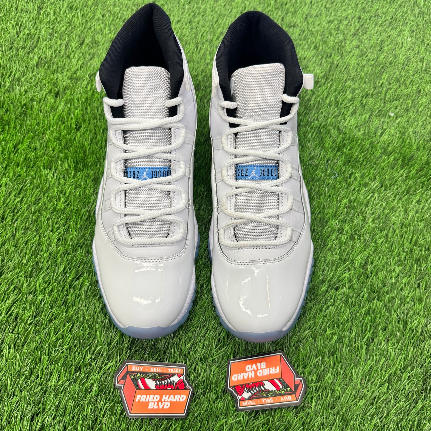 Jordan 11 Retro Legend Blue (2024) SIZE 11M/12.5W