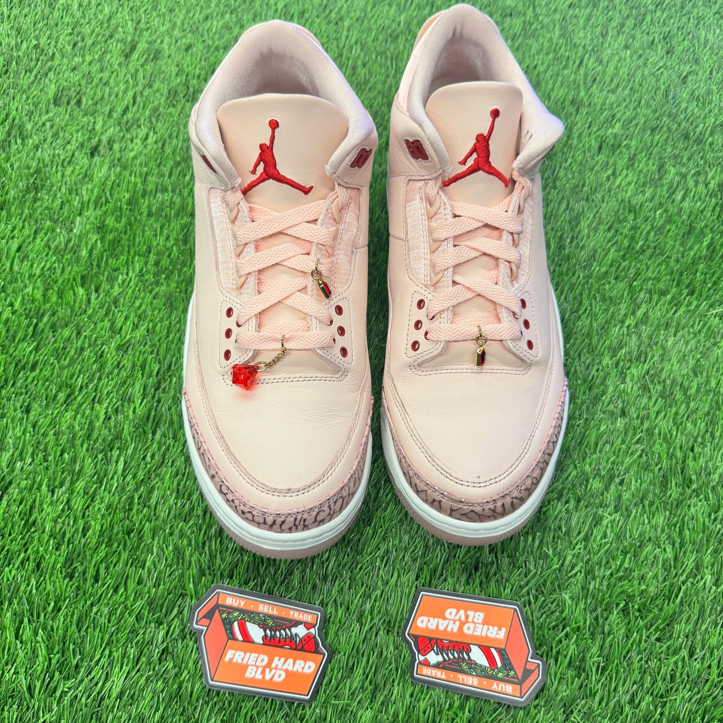 Jordan 3 Retro Valentine's Day Treat Yourself (2025) (Women's) SIZE 9.5M/11W