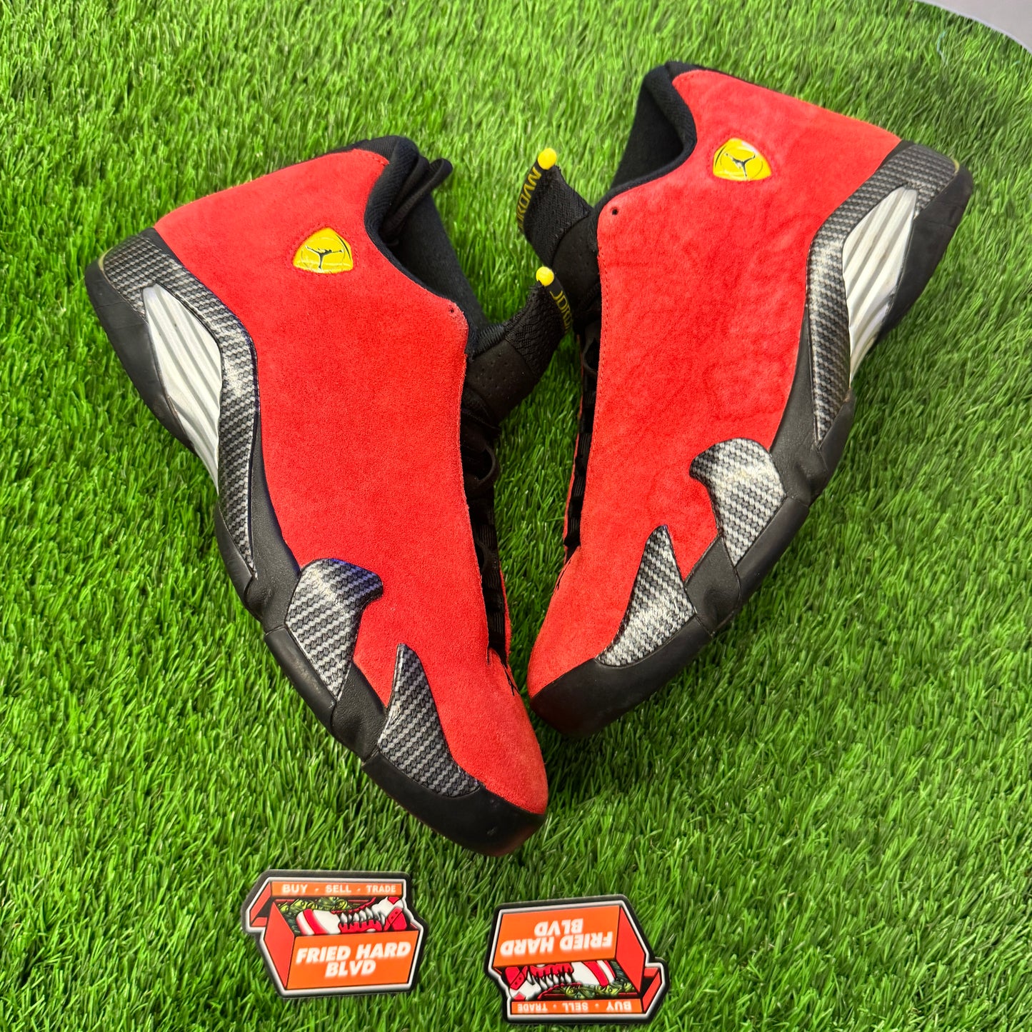Jordan 14 Retro Ferrari (2025) SIZE 9.5M/11W