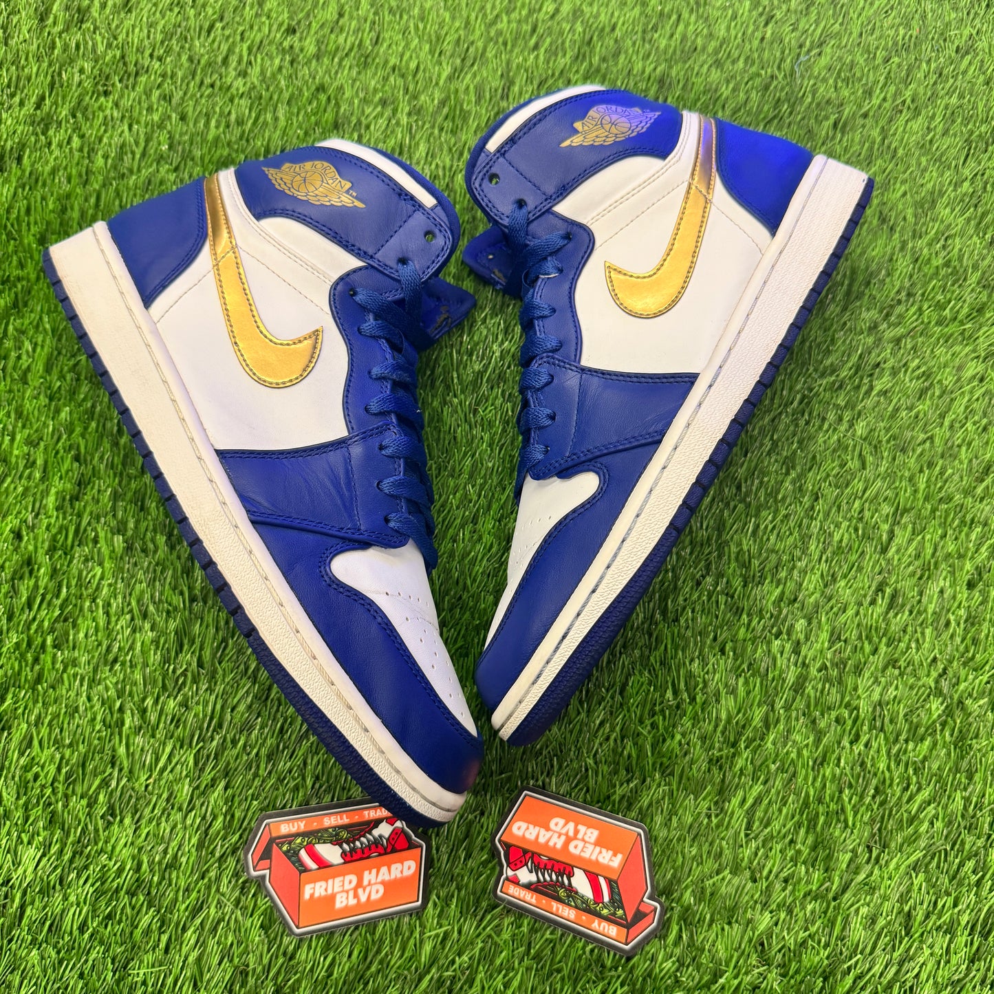 Jordan 1 Retro Gold Medal SIZE 10.5M/12W