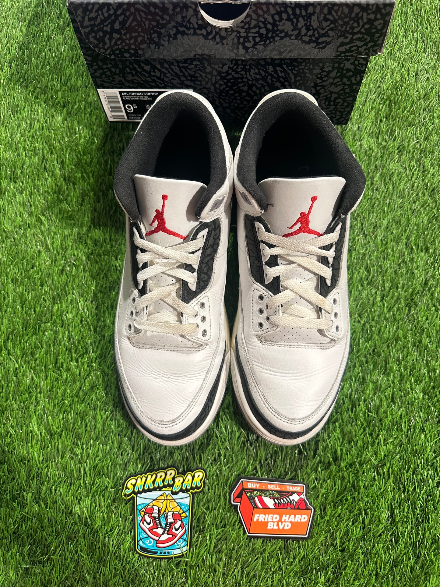 Jordan 3 Retro Cement Grey SIZE 9.5M/11W