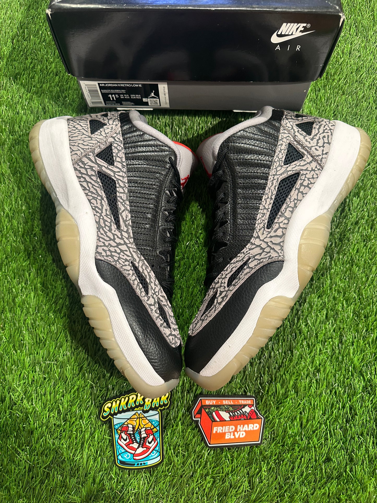 Jordan 11 Retro Low IE Black Cement
