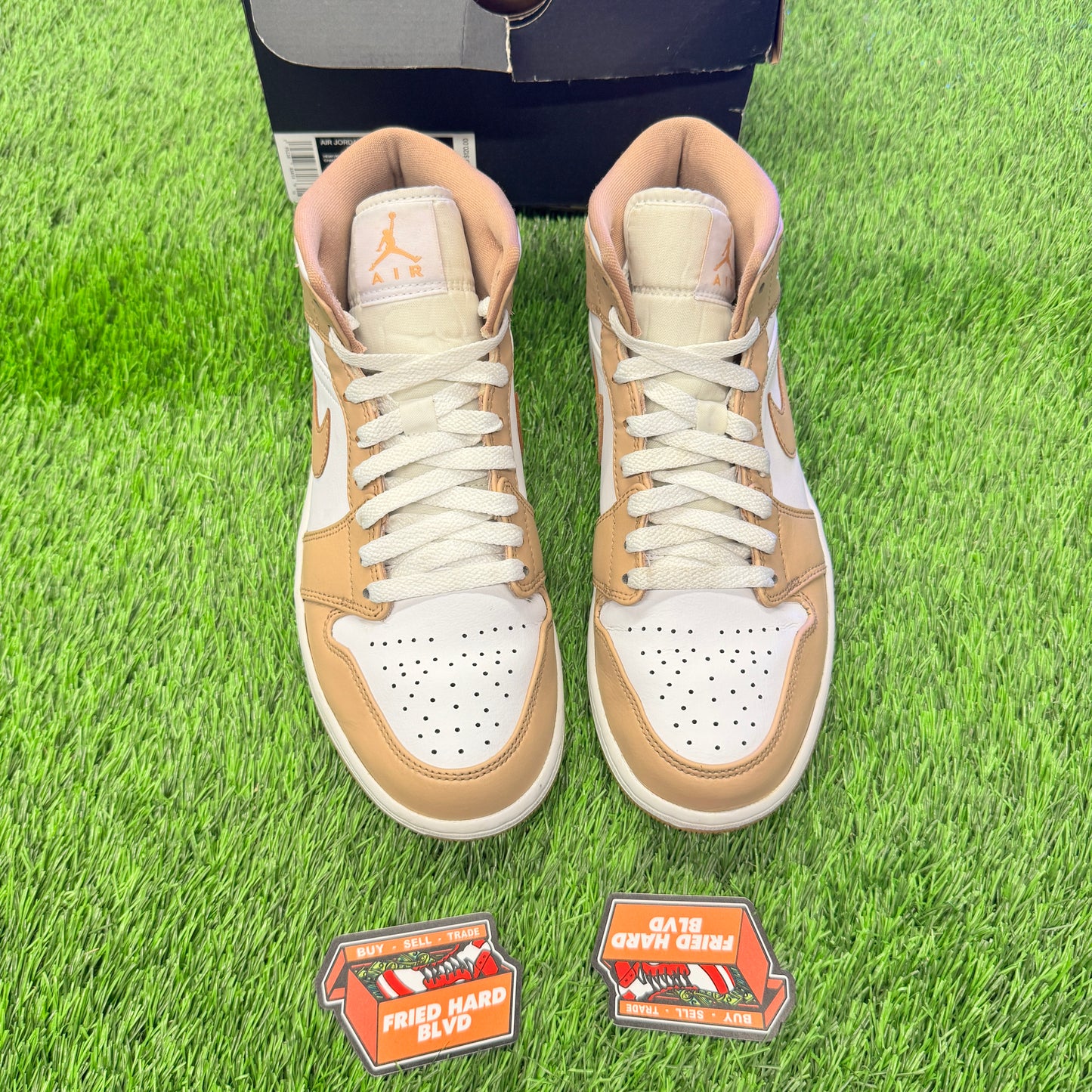 Jordan 1 Mid Tan Gum SIZE 8M/9.5W