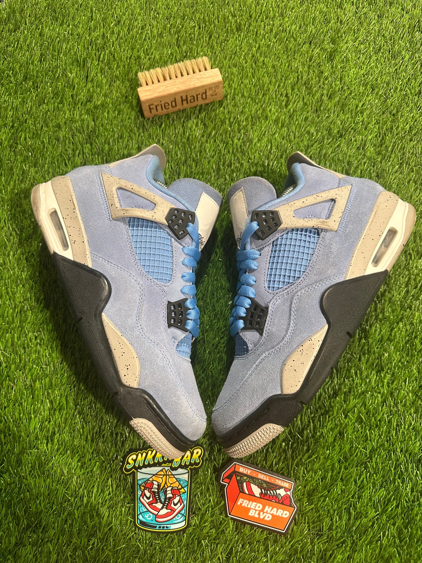 Jordan 4 Retro University Blue