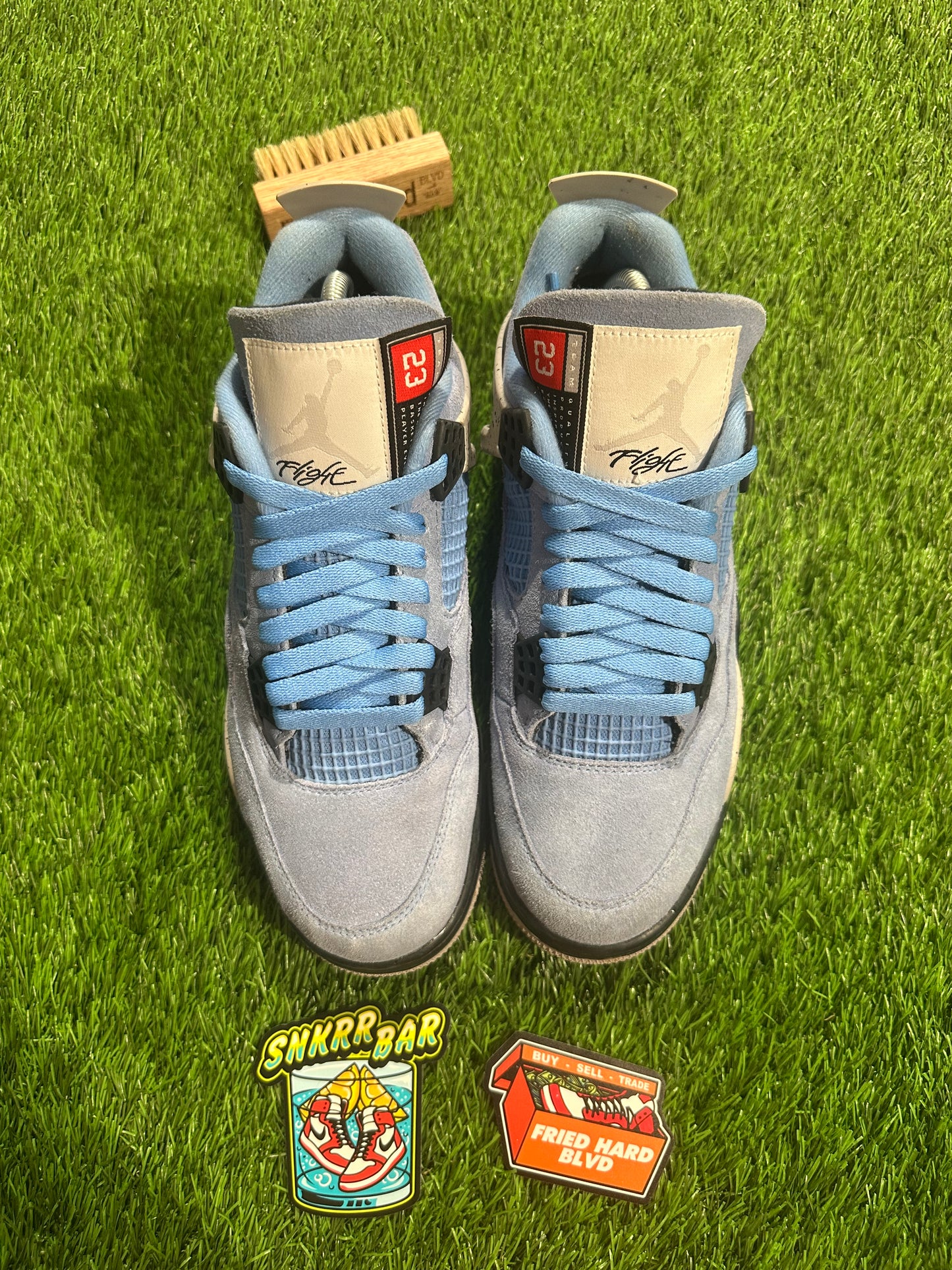 Jordan 4 Retro University Blue