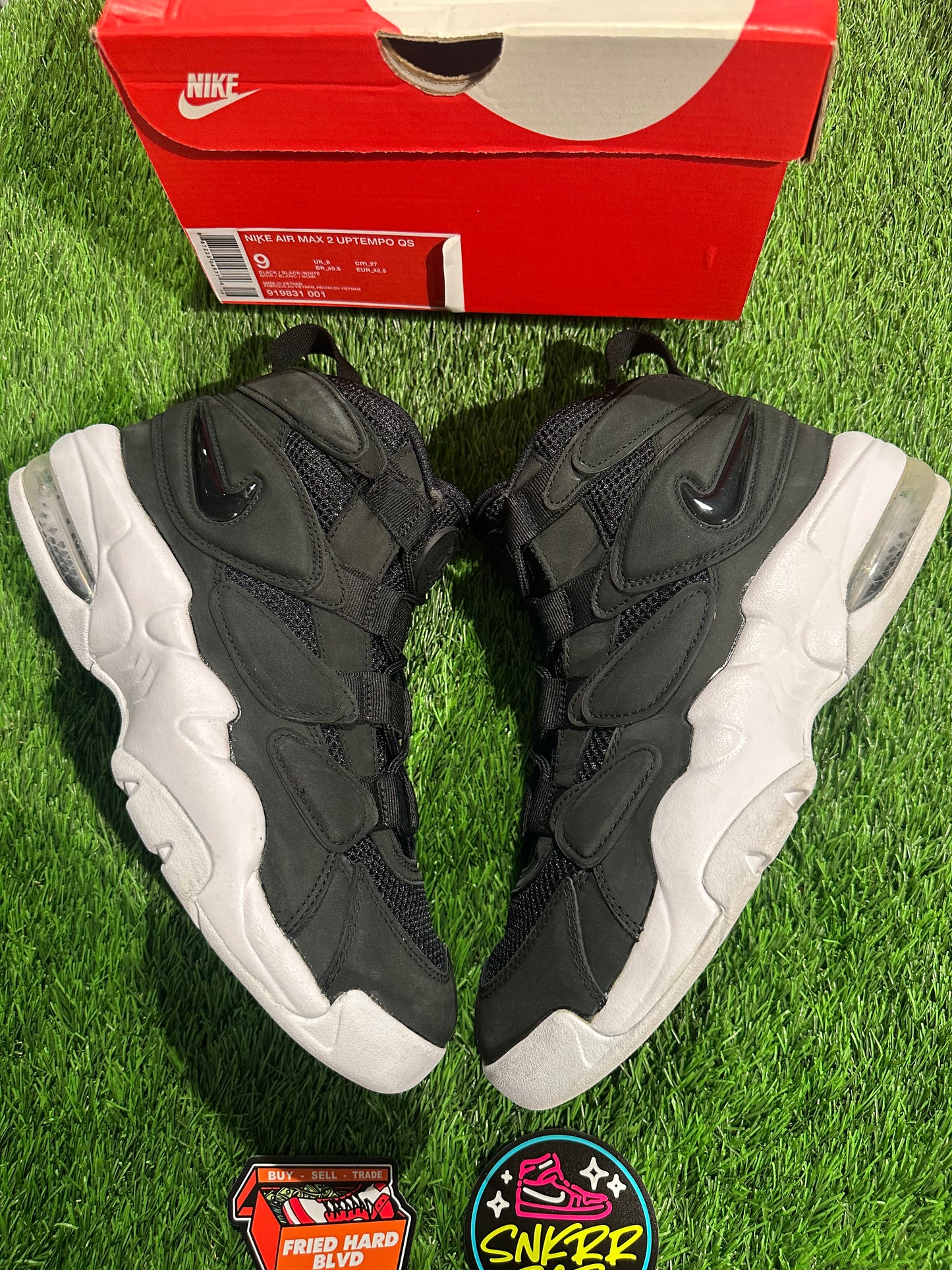 Air Max 2 Uptempo Black White SIZE 9M/10.5W