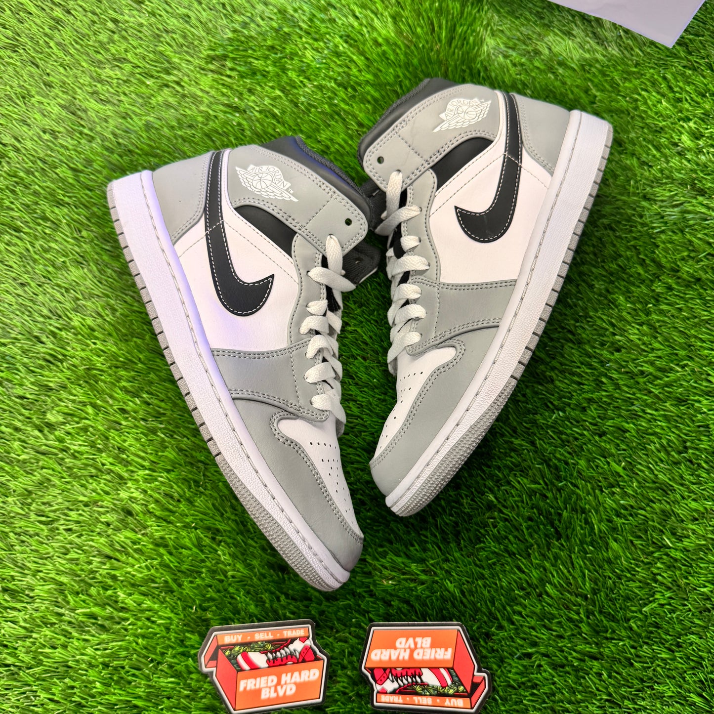 Jordan 1 Mid Light Smoke Grey Anthracite SIZE 8M/9.5W