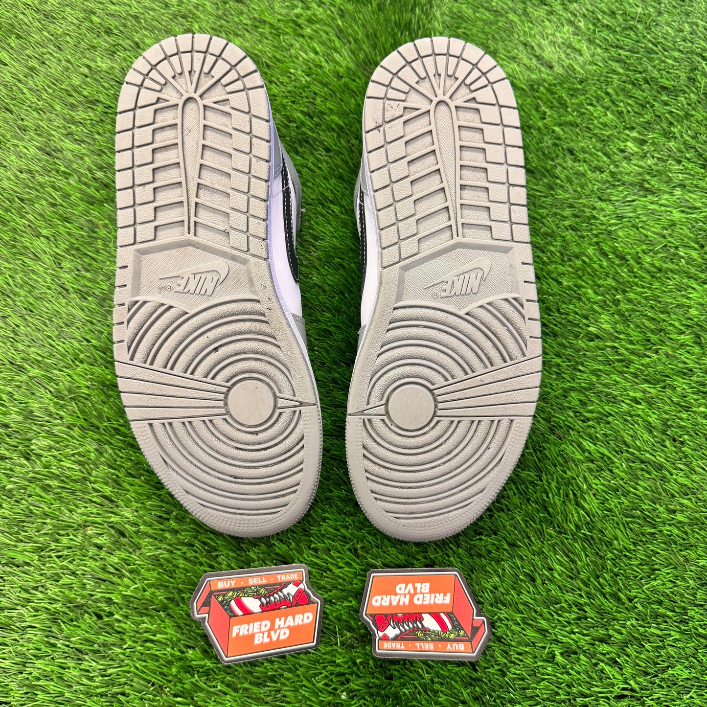 Jordan 1 Mid Light Smoke Grey Anthracite SIZE 8M/9.5W