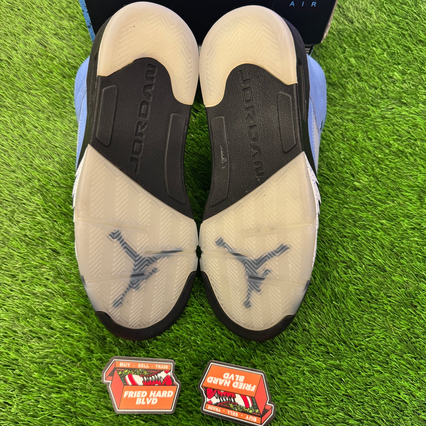 Jordan 5 Retro UNC University Blue SIZE 9.5M/11W