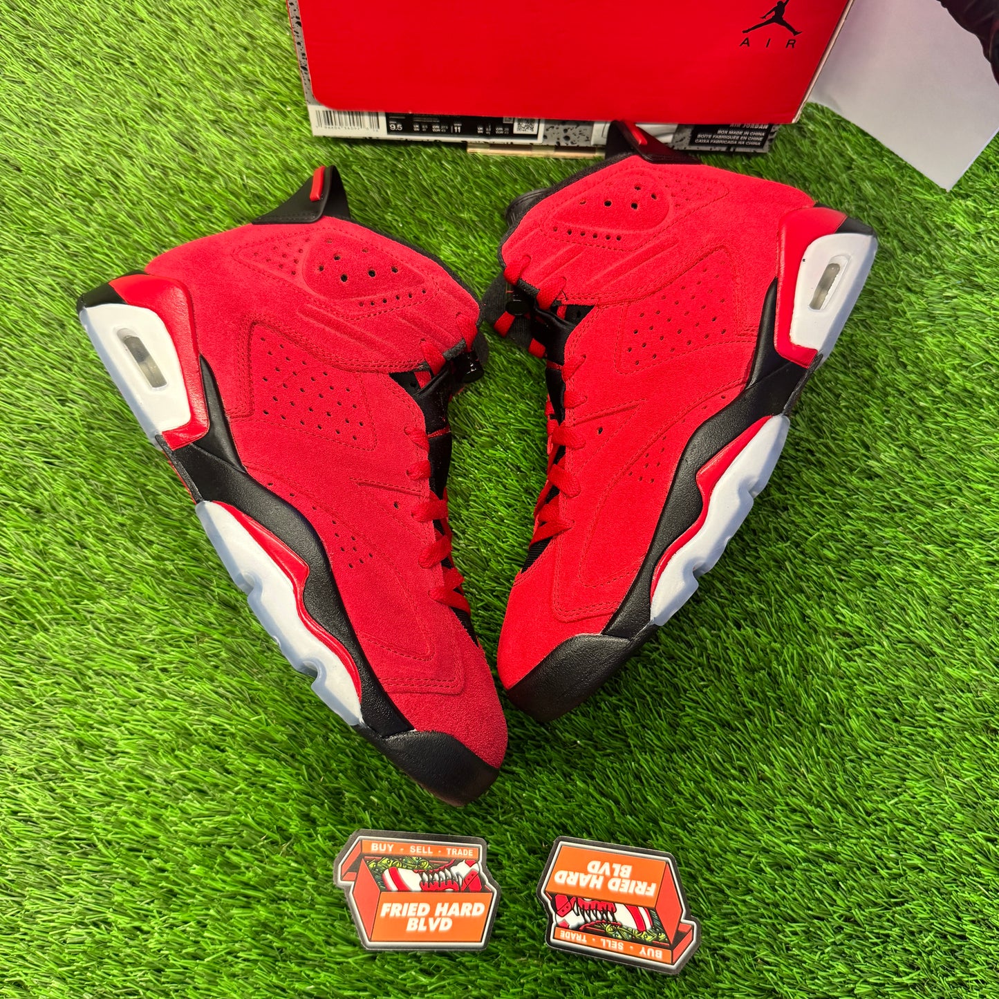 Jordan 6 Retro Toro Bravo SIZE 9.5M/11W