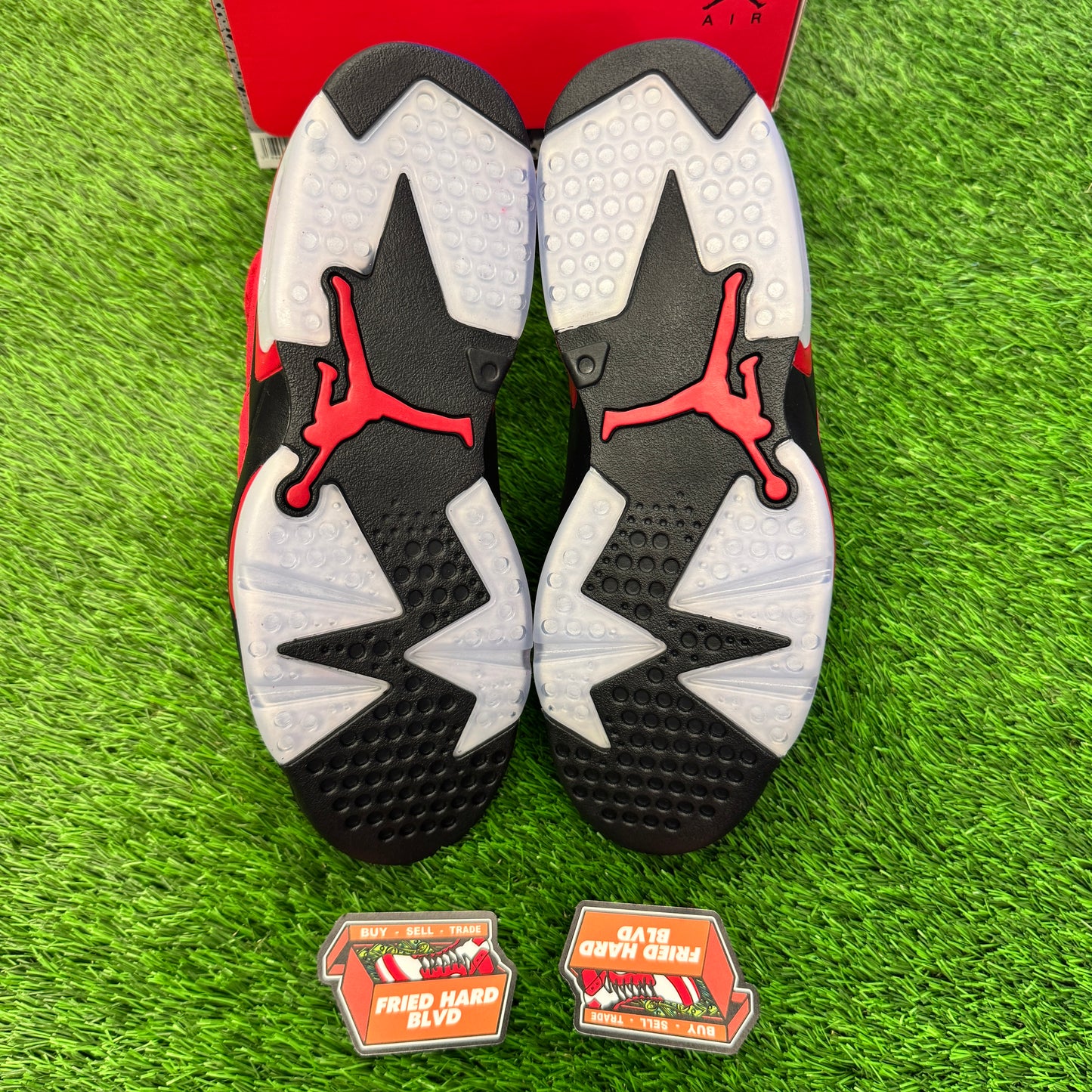 Jordan 6 Retro Toro Bravo SIZE 9.5M/11W