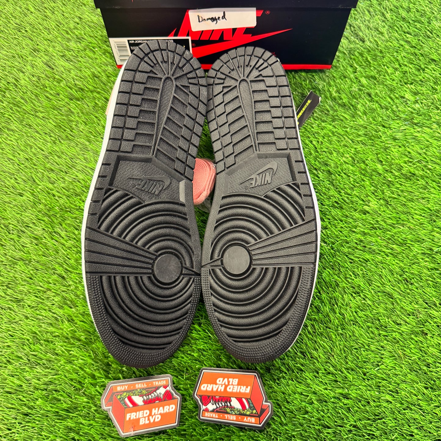 Jordan 1 Low OG Bleached Coral SIZE 10.5M/12W