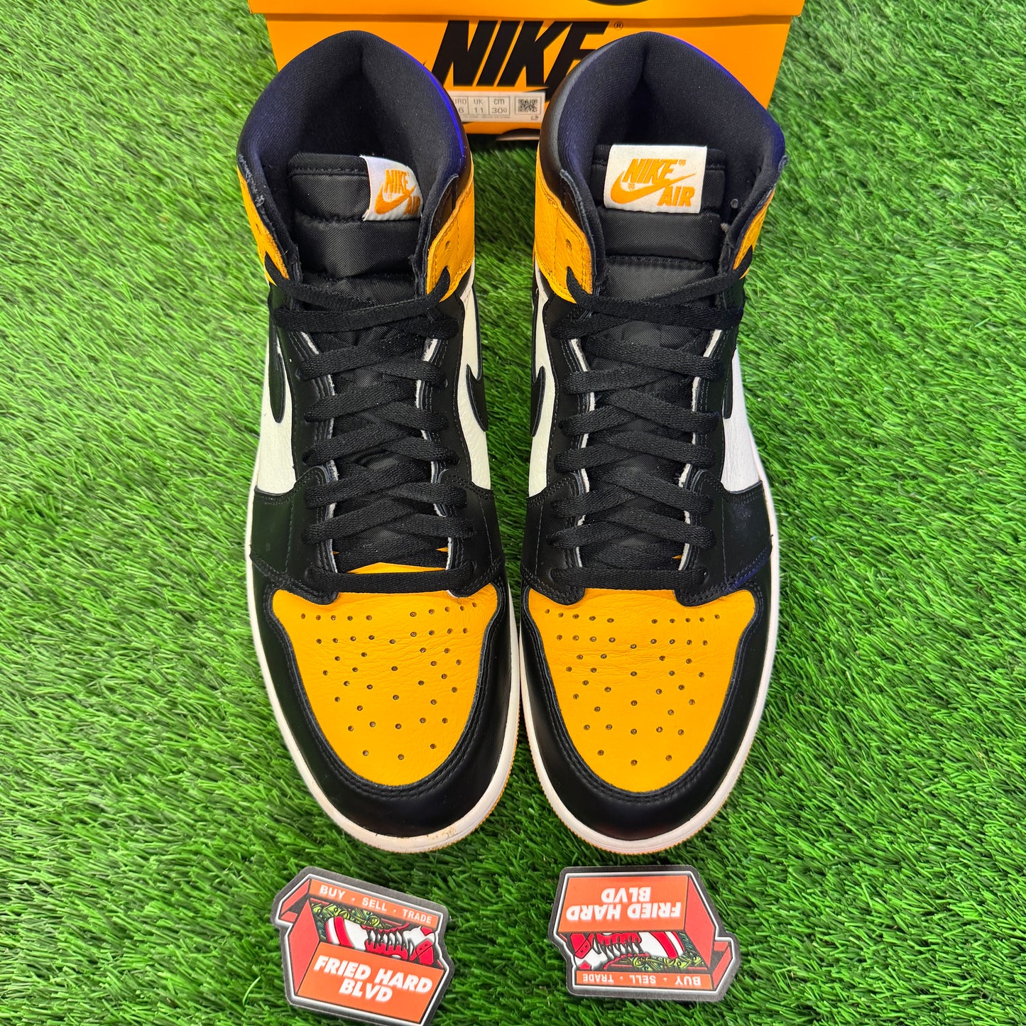 Jordan 1 Retro High OG Taxi SIZE 12M/13.5W