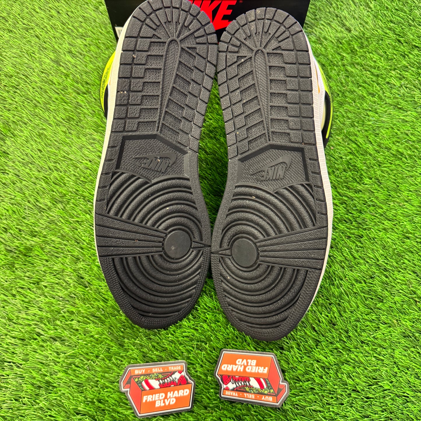 Jordan 1 Retro High White Black Volt University Gold SIZE 12M/13.5W