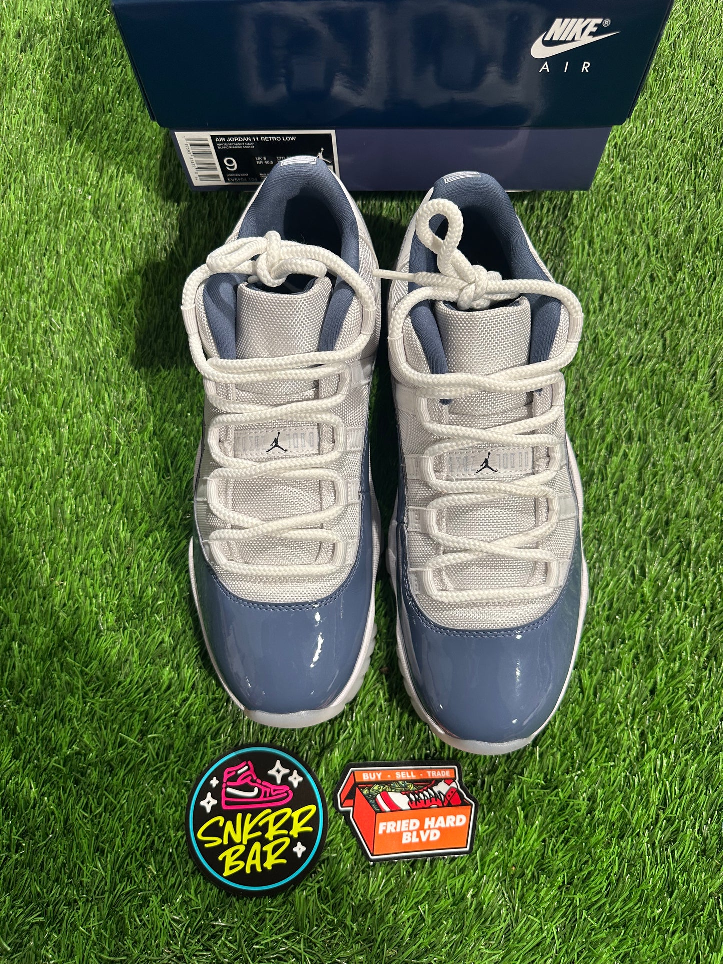 Jordan 11 Retro Low Diffused Blue