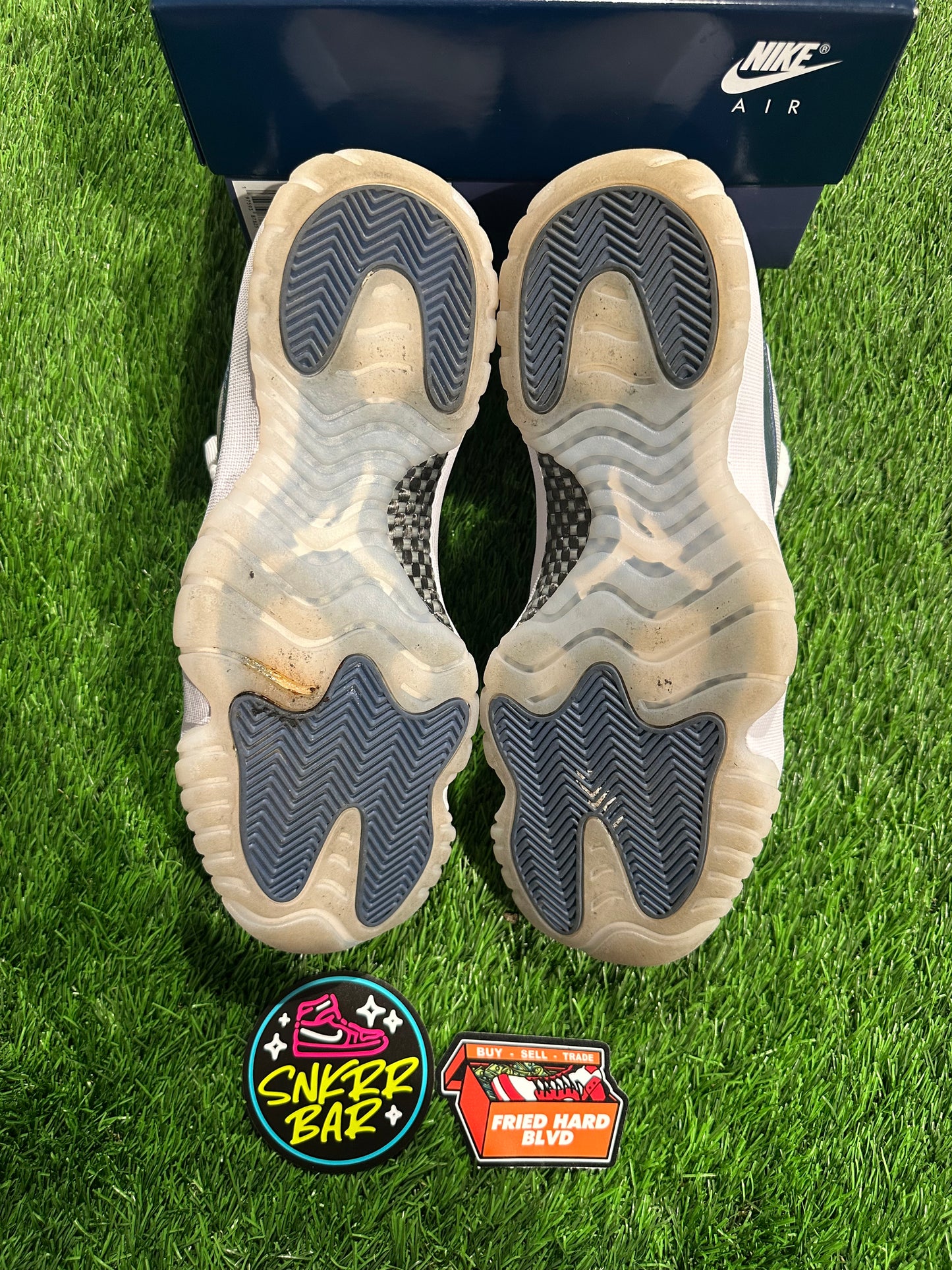 Jordan 11 Retro Low Diffused Blue