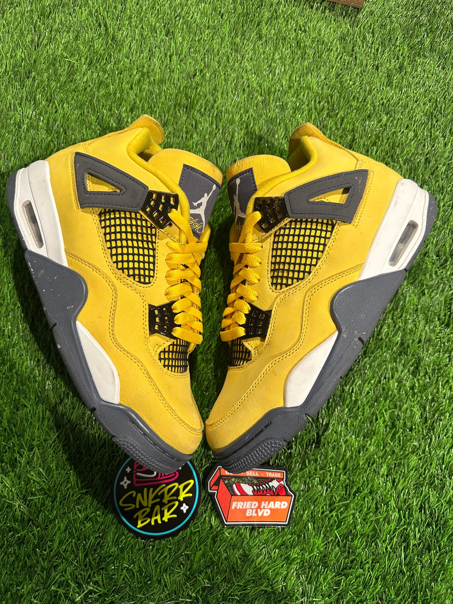 Jordan 4 Retro Lightning (2021)