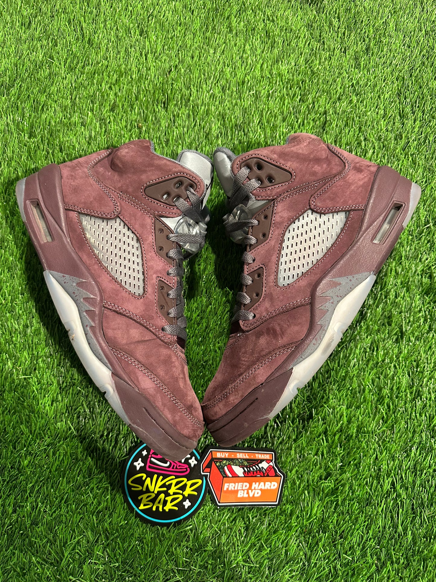 Jordan 5 Retro Burgundy (2023) SIZE 8M/9.5W