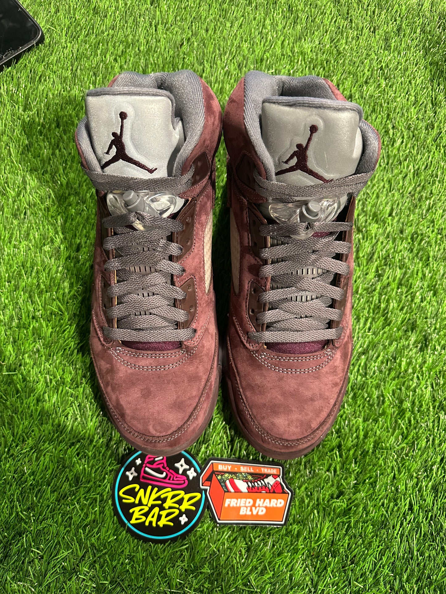 Jordan 5 Retro Burgundy (2023) SIZE 8M/9.5W