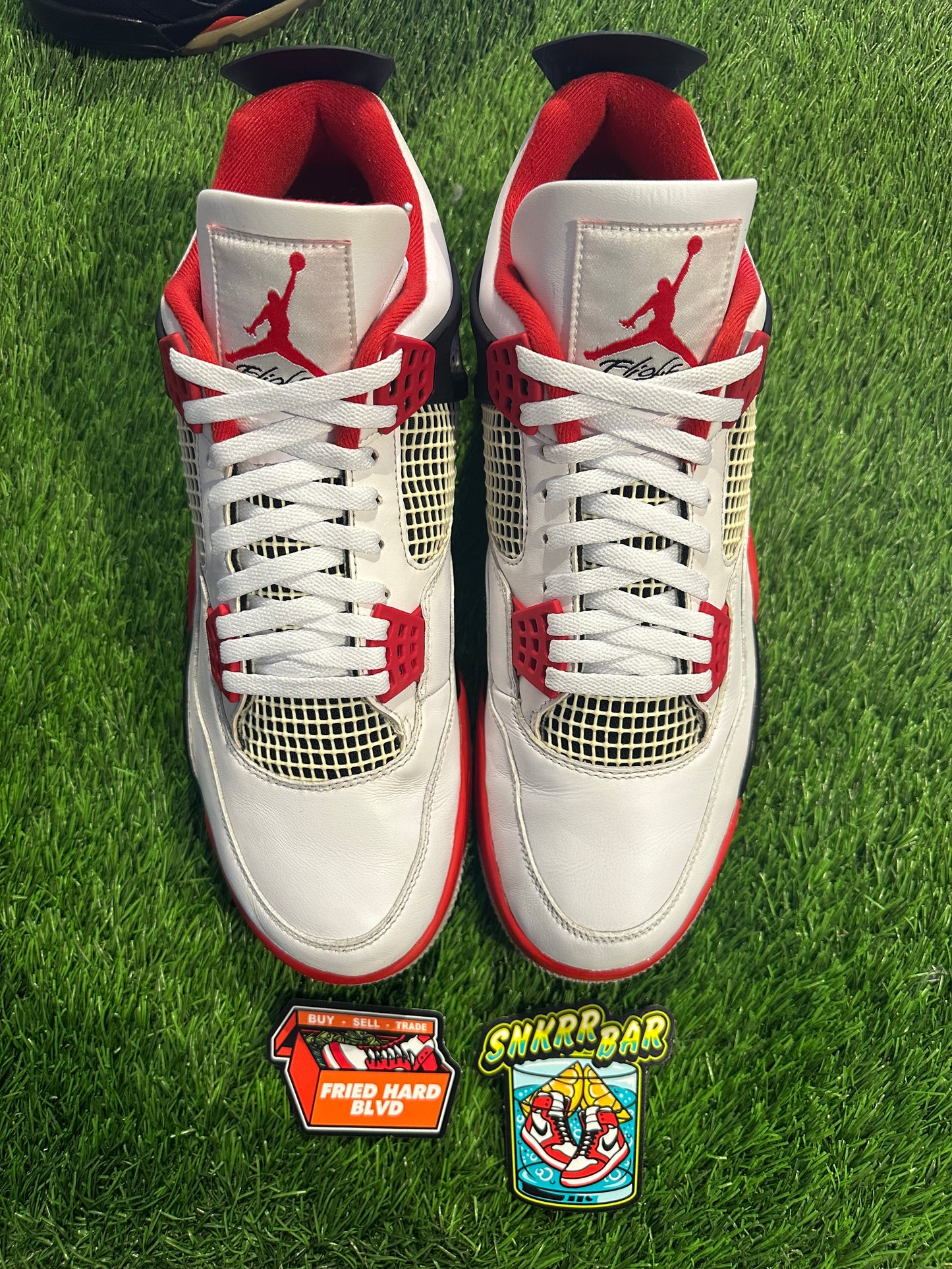 Jordan 4 Retro Fire Red (2020) SIZE 13M/14.5W