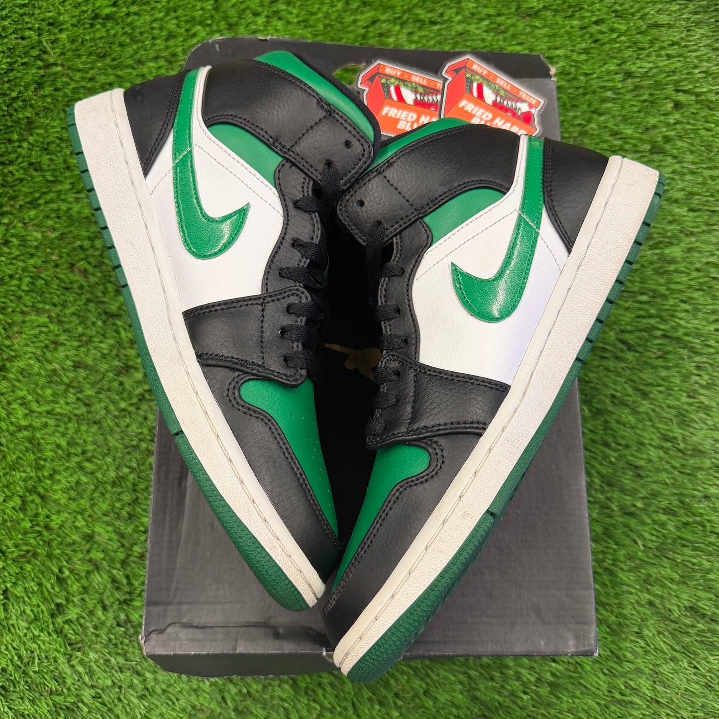 Air Jordan 1 Mid 'Pine Green'
