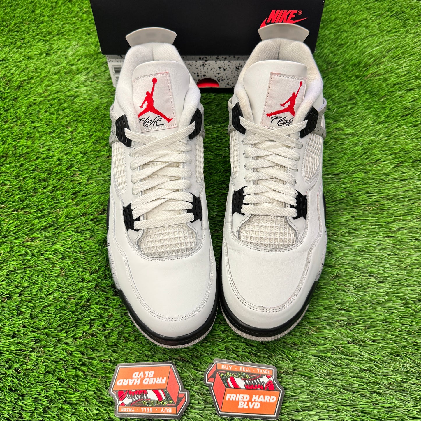 Jordan 4 Retro White Cement (2025) SIZE 11M/12.5W