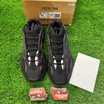 adidas Yeezy 700 V3 Clay Brown SIZE 9.5M/11W