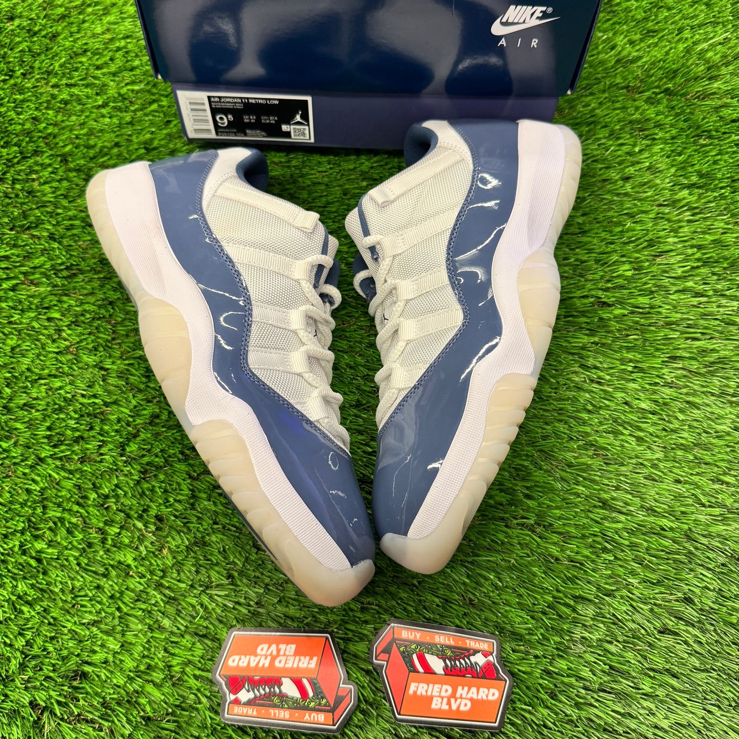 Jordan 11 Retro Low Diffused Blue SIZE 9.5M/11W