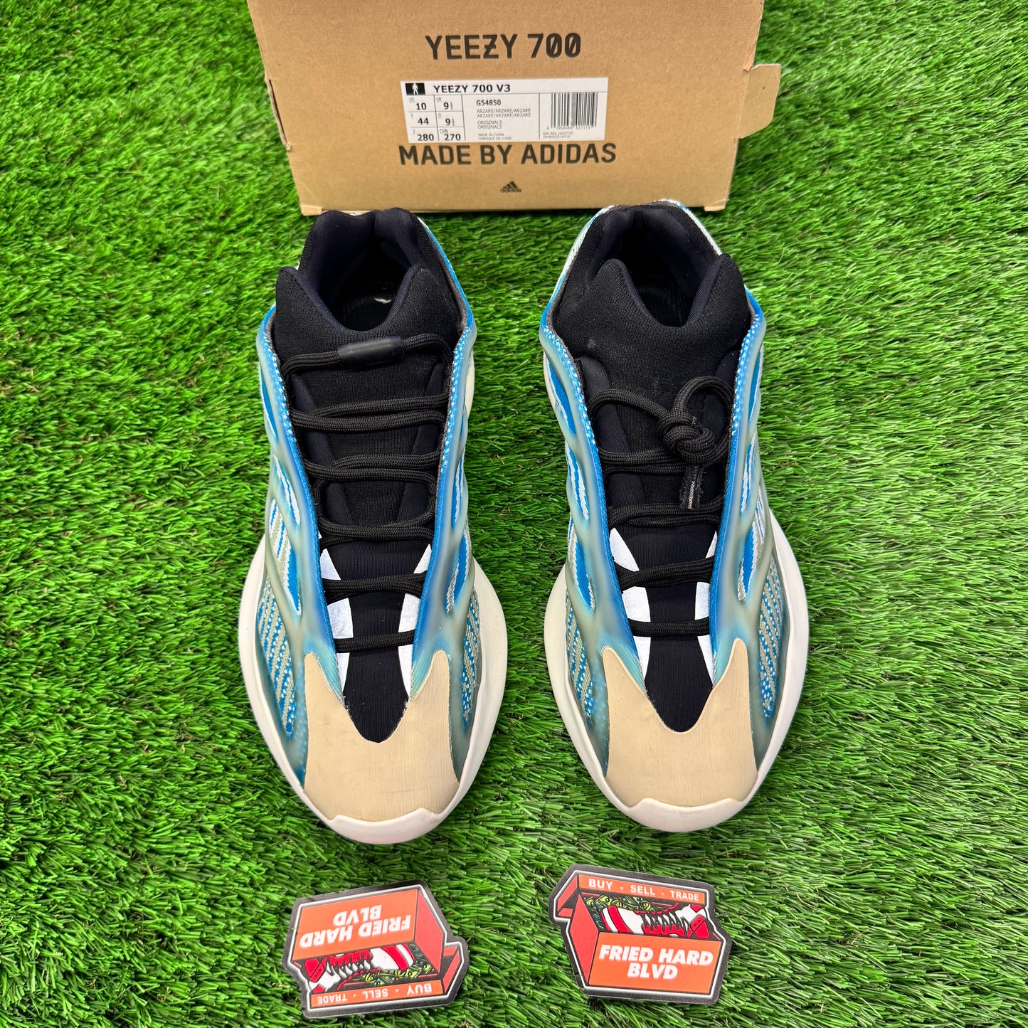 adidas Yeezy 700 V3 Arzareth SIZE 10M/11.5W